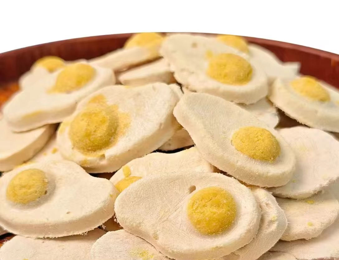 Fried Egg-Shaped Freeze-Dried Treats-img-2