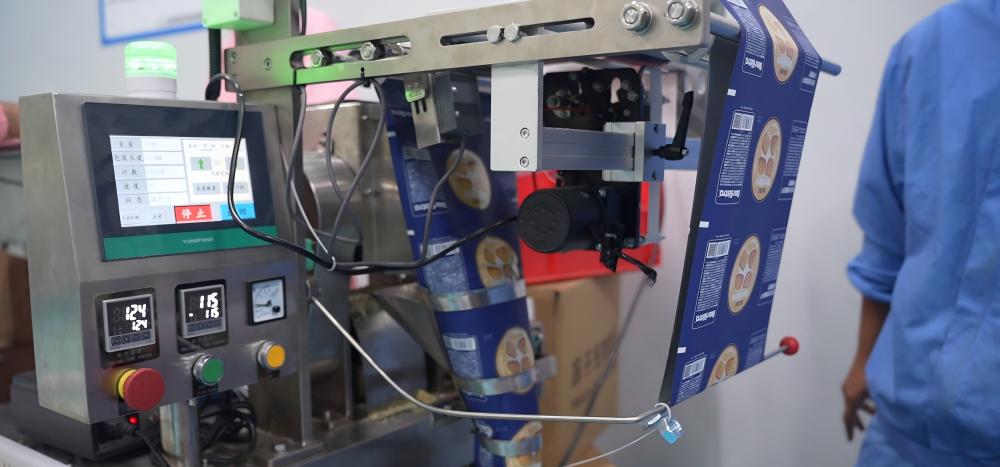 Case Study:From "Idea" to "Best Seller"—How We Helped a Grooming Salon Launch a Human Grade Brand in 90 Days(图1)